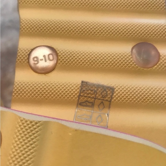 Disney  x coach minnie  flip flops - Picture 4 of 8